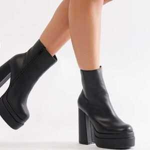 Sleek Black Heeled Ankle Boots